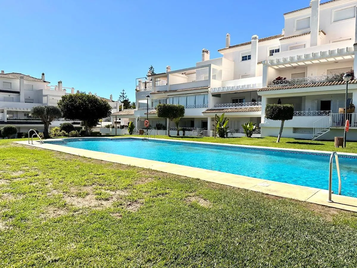 Moderno Apartamento Con Preciosas Vistas Al Mar En Urbanizacion Con Piscina - Rio Real 11 2G Marbella 0*,